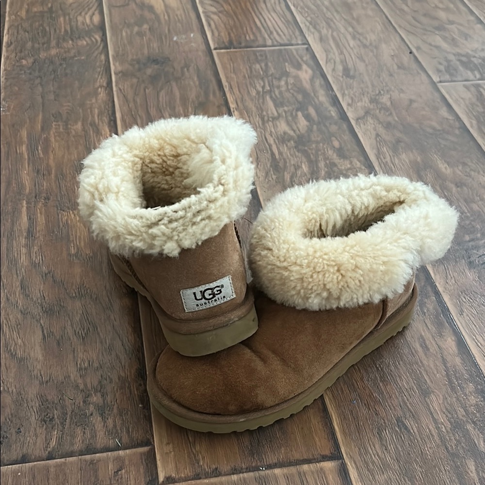 UGG Short Tan Boots